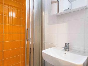 Prodej bytu 1+kk, Praha - Hlubočepy, Geologická, 15 m2
