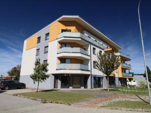 Pronájem bytu 2+kk, České Budějovice - České Budějovice 7, Stradonická, 63 m2
