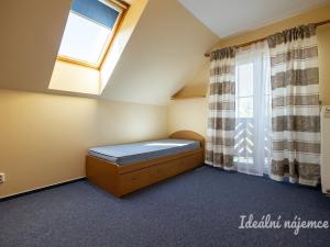 Pronájem bytu 5+kk, Praha - Kolovraty, Meduňková, 150 m2