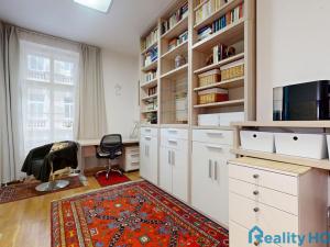 Prodej bytu 3+kk, Praha - Vyšehrad, Neklanova, 56 m2