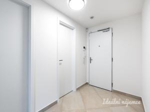 Pronájem bytu 2+kk, Praha - Hloubětín, Poděbradská, 59 m2