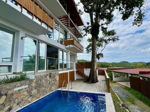 Prodej rodinného domu, Coxen Hole, Roatán, Honduras, 325 m2
