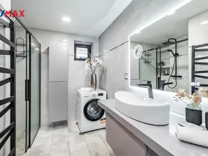 Prodej rodinného domu, Byšice, 5. května, 300 m2