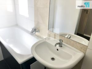 Pronájem bytu 2+kk, Praha - Hrdlořezy, Českobrodská, 75 m2