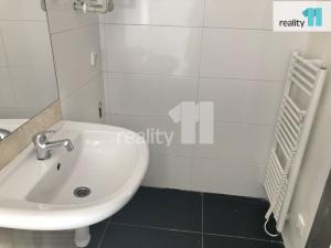 Pronájem bytu 2+kk, Praha - Hrdlořezy, Českobrodská, 75 m2