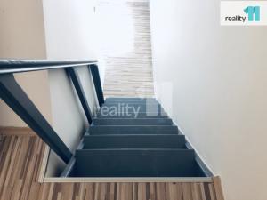 Pronájem bytu 2+kk, Praha - Hrdlořezy, Českobrodská, 75 m2