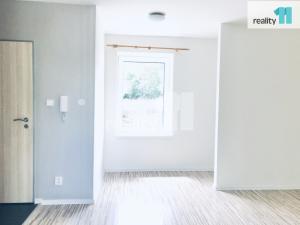 Pronájem bytu 2+kk, Praha - Hrdlořezy, Českobrodská, 75 m2