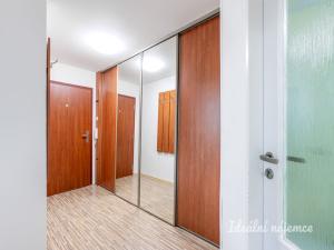 Pronájem bytu 2+kk, Praha - Nusle, Čestmírova, 43 m2