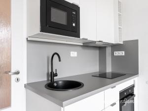 Pronájem bytu 2+kk, Praha - Nusle, Čestmírova, 43 m2