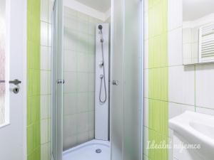 Pronájem bytu 2+kk, Praha - Nusle, Čestmírova, 43 m2