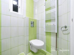 Pronájem bytu 2+kk, Praha - Nusle, Čestmírova, 43 m2