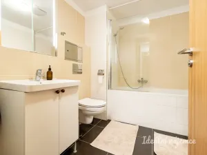 Pronájem bytu 2+kk, Praha - Dolní Chabry, Poštova, 51 m2