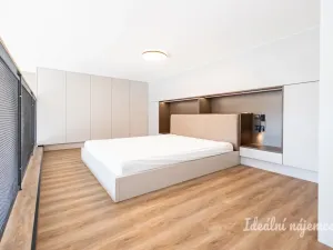 Pronájem bytu 1+kk, Praha - Holešovice, V háji, 43 m2