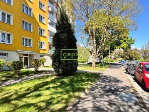 Prodej bytu 1+1, Karlovy Vary, Buchenwaldská, 36 m2