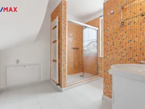 Prodej rodinného domu, Jenišov - Pod Rohem, K Rohu, 210 m2