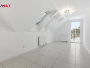 Prodej rodinného domu, Jenišov - Pod Rohem, K Rohu, 210 m2