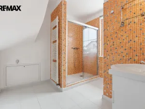 Prodej rodinného domu, Jenišov - Pod Rohem, K Rohu, 210 m2