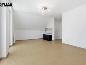 Prodej rodinného domu, Jenišov - Pod Rohem, K Rohu, 210 m2