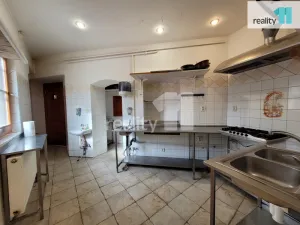 Pronájem obchodního prostoru, Kolín - Kolín III, Havelcova, 100 m2