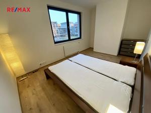 Pronájem bytu 2+kk, Praha - Modřany, Komořanská, 54 m2
