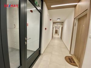 Pronájem bytu 2+kk, Praha - Modřany, Komořanská, 54 m2
