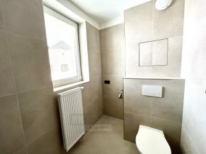 Pronájem bytu 2+kk, Kamenný Újezd, Budějovická, 42 m2