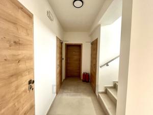 Pronájem bytu 2+kk, Kamenný Újezd, Budějovická, 42 m2