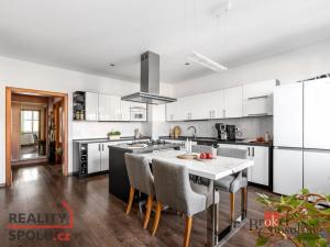 Prodej bytu 3+1, Nový Bor, Palackého náměstí, 115 m2