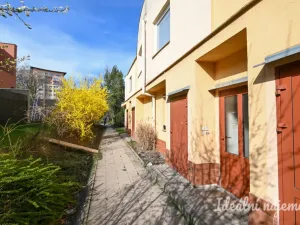 Pronájem bytu 1+kk, Brno - Líšeň, bratří Sapáků, 29 m2