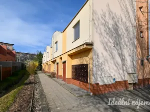 Pronájem bytu 1+kk, Brno - Líšeň, bratří Sapáků, 29 m2