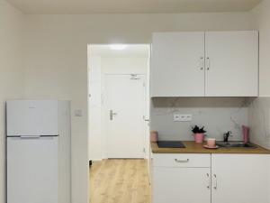 Pronájem bytu 1+kk, Praha - Chodov, Čenětická, 24 m2