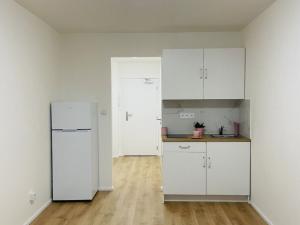Pronájem bytu 1+kk, Praha - Chodov, Čenětická, 24 m2