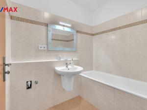 Pronájem bytu 2+kk, Hradec Králové - Nový Hradec Králové, Rybova, 54 m2
