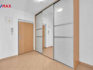 Pronájem bytu 2+kk, Hradec Králové - Nový Hradec Králové, Rybova, 54 m2