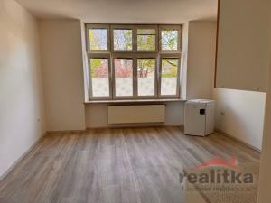 Pronájem bytu 1+kk, Opava, Popská, 32 m2