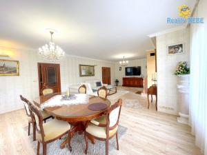 Prodej vily, Praha - Dolní Měcholupy, Za kovárnou, 310 m2