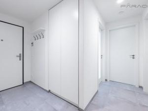 Pronájem bytu 2+kk, Praha - Modřany, Mezi vodami, 57 m2