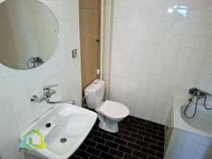 Pronájem bytu 2+kk, Praha, Proutěná, 50 m2