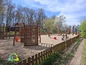 Pronájem bytu 2+kk, Praha, Proutěná, 50 m2