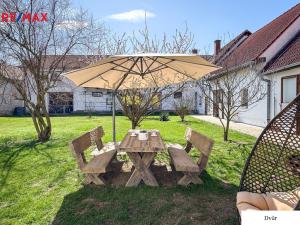 Prodej rodinného domu, Zvěrkovice, 372 m2