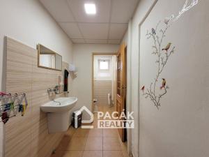 Prodej obchodního prostoru, Olomouc, Charkovská, 63 m2
