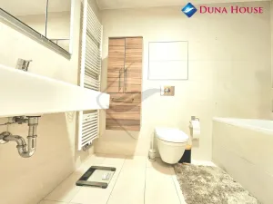 Pronájem bytu 1+kk, Praha - Žižkov, Ke kapslovně, 64 m2