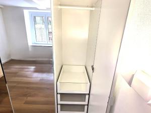 Prodej bytu 1+kk, Praha - Břevnov, Nad Kajetánkou, 17 m2