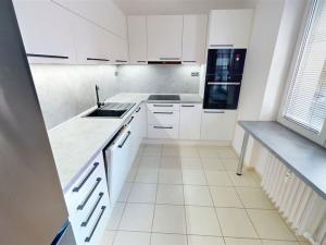 Prodej bytu 2+kk, Praha - Horní Počernice, Dobšická, 53 m2