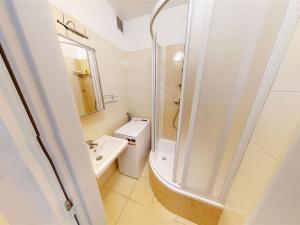 Prodej bytu 2+kk, Praha - Horní Počernice, Dobšická, 53 m2