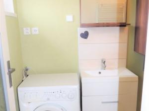 Pronájem bytu 2+1, Stříbro - Jezerce, 60 m2