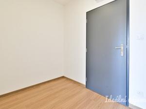 Pronájem bytu 1+kk, Brno, Slatinská, 32 m2