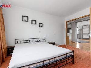 Prodej bytu 2+kk, Karlovy Vary, Horova, 86 m2