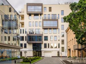 Pronájem kanceláře, Praha - Karlín, Sokolovská, 743 m2