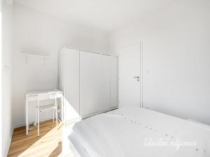 Pronájem bytu 2+kk, Praha - Kyje, Za černým mostem, 37 m2